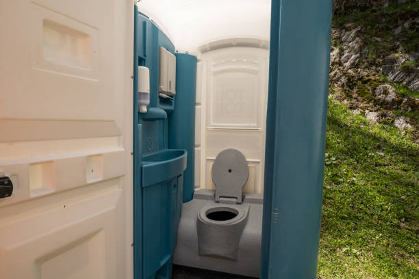 Portable Toilet Options We Offer in Kingsford, MI